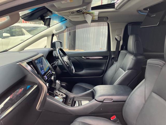 アルファード ２．５Ｓ　Ｃパッケージ　（１３７）サンルーフ　アルパイン後席モニター＆１０型ナビ　黒革シート　デジタルインナーミラー　フルセグＴＶ　バックカメラ　両側電動スライドドア　電動リアゲート　レーダークルコン　シートエアコン　ＥＴＣ（22枚目）