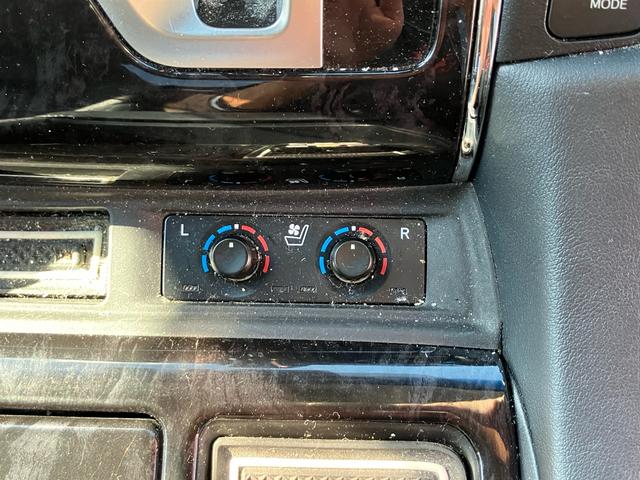 ヴェルファイア ２．５Ｚ　Ｇエディション　（３３）サンルーフ　アルパイン１１型ナビ＆大型後席モニター　ＢＳＭ　デジタルインナーミラー　黒革シート　ＡＣ１００Ｖ電源　シートエアコン　パワーバックドア　両側パワスラ　バックカメラ　フルセグ　ＥＴＣ（11枚目）