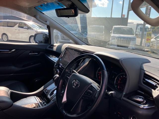 ヴェルファイア ２．５Ｚ　Ｇエディション　（３３）サンルーフ　アルパイン１１型ナビ＆大型後席モニター　ＢＳＭ　デジタルインナーミラー　黒革シート　ＡＣ１００Ｖ電源　シートエアコン　パワーバックドア　両側パワスラ　バックカメラ　フルセグ　ＥＴＣ（41枚目）