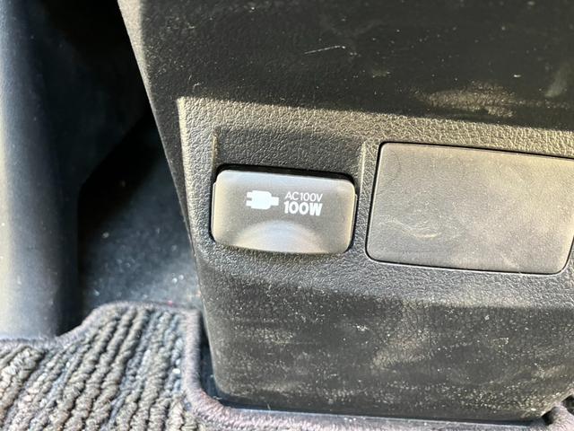 アルファード ２．５Ｓ　タイプゴールド　（１１１）サンルーフ　ＢＳＭ／ブラインドスポットモニター　デジタルインナーミラー　純正ディスプレイオーディオ　バックカメラ　両側電動スライドドア　電動リアゲート　ハーフレザーシート　ＡＣ１００Ｖ電源（4枚目）