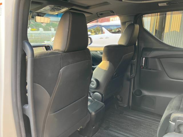 アルファード ２．５Ｓ　タイプゴールド　（１１１）サンルーフ　ＢＳＭ／ブラインドスポットモニター　デジタルインナーミラー　純正ディスプレイオーディオ　バックカメラ　両側電動スライドドア　電動リアゲート　ハーフレザーシート　ＡＣ１００Ｖ電源（43枚目）