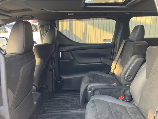 アルファード ２．５Ｓ　タイプゴールド　（１１１）サンルーフ　ＢＳＭ／ブラインドスポットモニター　デジタルインナーミラー　純正ディスプレイオーディオ　バックカメラ　両側電動スライドドア　電動リアゲート　ハーフレザーシート　ＡＣ１００Ｖ電源（44枚目）