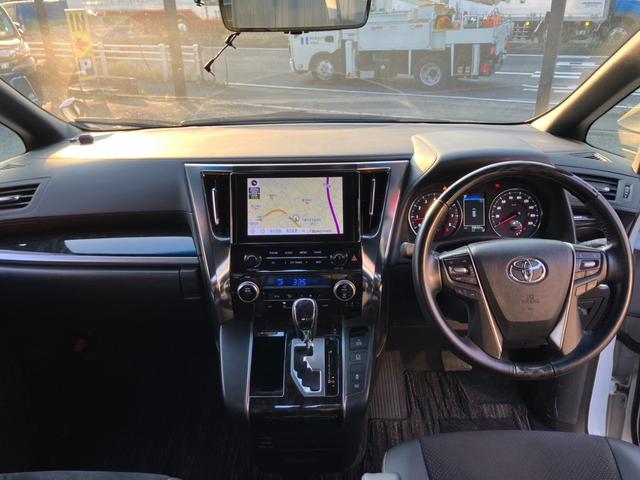 アルファード ２．５Ｓ　タイプゴールド　（１１１）サンルーフ　ＢＳＭ／ブラインドスポットモニター　デジタルインナーミラー　純正ディスプレイオーディオ　バックカメラ　両側電動スライドドア　電動リアゲート　ハーフレザーシート　ＡＣ１００Ｖ電源（53枚目）