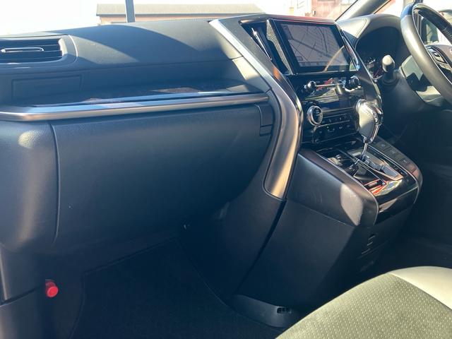 アルファード ２．５Ｓ　タイプゴールド　（５０）ワンオーナー　サンルーフ　後席モニター　フルセグ　バックカメラ　Ｄオーディオ　ＣＤ／ＤＶＤデッキ　レーダークルコン　ＡＣ１００Ｖ　三眼ＬＥＤヘッドライト　両側電動スライドドア　電動リアゲート（18枚目）