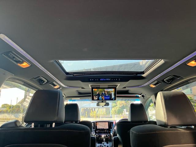 アルファード ２．５Ｓ　タイプゴールド　（５０）ワンオーナー　サンルーフ　後席モニター　フルセグ　バックカメラ　Ｄオーディオ　ＣＤ／ＤＶＤデッキ　レーダークルコン　ＡＣ１００Ｖ　三眼ＬＥＤヘッドライト　両側電動スライドドア　電動リアゲート（26枚目）