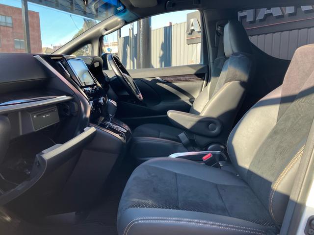 アルファード ２．５Ｓ　タイプゴールド　（１１７）後席モニター　フルセグＴＶ　バックカメラ　ＣＤ／ＤＶＤデッキ　ディスプレイオーディオ　三眼ＬＥＤヘッドライト　両側電動スライド　電動リアゲート　ＡＣ１００Ｖ　ハーフレザー　レーダークルコン（20枚目）