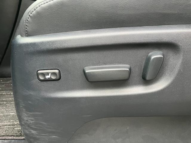 ヴェルファイア ２．５Ｚ　Ｇエディション　純正大型後席モニター　黒革シート　シートエアコン　純正大型ナビ　バックカメラ　パワーバックドア　レーダークルコン　プリクラッシュセーフティー　両側パワスラ　エグゼクティブパワーシート　フルセグＴＶ（20枚目）