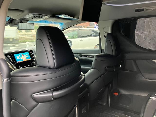 ヴェルファイア ２．５Ｚ　Ｇエディション　純正大型後席モニター　黒革シート　シートエアコン　純正大型ナビ　バックカメラ　パワーバックドア　レーダークルコン　プリクラッシュセーフティー　両側パワスラ　エグゼクティブパワーシート　フルセグＴＶ（21枚目）