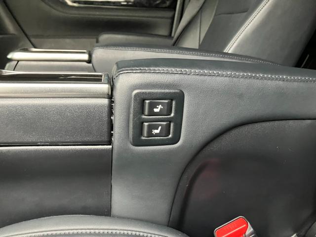 ヴェルファイア ２．５Ｚ　Ｇエディション　純正大型後席モニター　黒革シート　シートエアコン　純正大型ナビ　バックカメラ　パワーバックドア　レーダークルコン　プリクラッシュセーフティー　両側パワスラ　エグゼクティブパワーシート　フルセグＴＶ（24枚目）