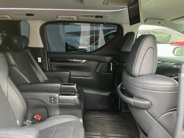 ヴェルファイア ２．５Ｚ　Ｇエディション　純正大型後席モニター　黒革シート　シートエアコン　純正大型ナビ　バックカメラ　パワーバックドア　レーダークルコン　プリクラッシュセーフティー　両側パワスラ　エグゼクティブパワーシート　フルセグＴＶ（29枚目）