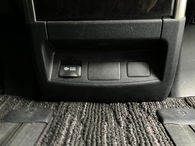 ヴェルファイア ２．５Ｚ　Ｇエディション　純正大型後席モニター　黒革シート　シートエアコン　純正大型ナビ　バックカメラ　パワーバックドア　レーダークルコン　プリクラッシュセーフティー　両側パワスラ　エグゼクティブパワーシート　フルセグＴＶ（33枚目）