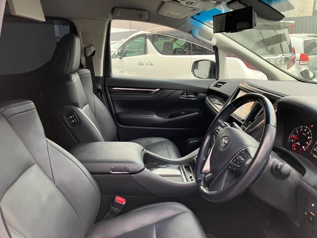 ヴェルファイア ２．５Ｚ　Ｇエディション　純正大型後席モニター　黒革シート　シートエアコン　純正大型ナビ　バックカメラ　パワーバックドア　レーダークルコン　プリクラッシュセーフティー　両側パワスラ　エグゼクティブパワーシート　フルセグＴＶ（36枚目）