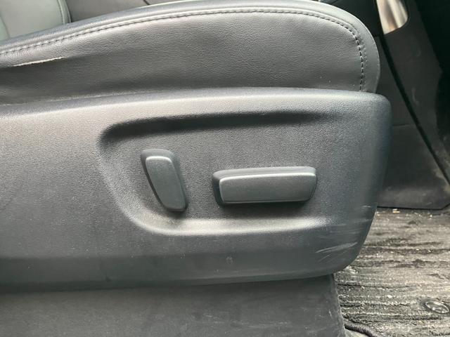 ヴェルファイア ２．５Ｚ　Ｇエディション　純正大型後席モニター　黒革シート　シートエアコン　純正大型ナビ　バックカメラ　パワーバックドア　レーダークルコン　プリクラッシュセーフティー　両側パワスラ　エグゼクティブパワーシート　フルセグＴＶ（39枚目）