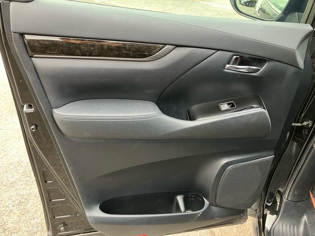 アルファード ２．５Ｓ　Ａパッケージ　アルパイン大型後席モニター＆ナビ　バックカメラ　ＡＣ１００Ｖ電源　両側パワスラ　パワーバックドア　レーダークルコン　プリクラッシュセーフティー　専用ハーフレザーシート　ＬＥＤヘッドライト　ＥＴＣ（18枚目）