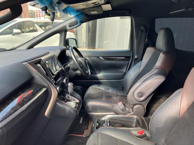 アルファード ２．５Ｓ　Ａパッケージ　アルパイン大型後席モニター＆ナビ　バックカメラ　ＡＣ１００Ｖ電源　両側パワスラ　パワーバックドア　レーダークルコン　プリクラッシュセーフティー　専用ハーフレザーシート　ＬＥＤヘッドライト　ＥＴＣ（20枚目）