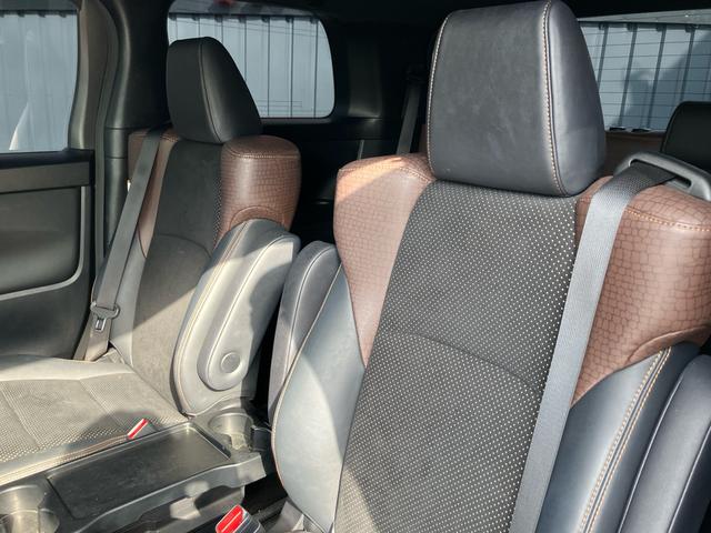 アルファード ２．５Ｓ　Ａパッケージ　アルパイン大型後席モニター＆ナビ　バックカメラ　ＡＣ１００Ｖ電源　両側パワスラ　パワーバックドア　レーダークルコン　プリクラッシュセーフティー　専用ハーフレザーシート　ＬＥＤヘッドライト　ＥＴＣ（24枚目）