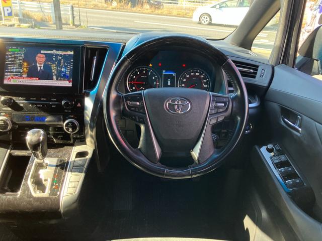 ヴェルファイア 2.5Z ゴールデンアイズ モデリスタエアロ フリップダウンモニター 両側パワースライドドア パワーバックドア Bluetoothオーディオ ビルトインETC クルーズコントロール レーンキープアシスト フルセグ バックカメラ(10枚目)