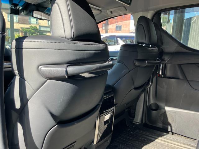 アルファード ２．５Ｓ　Ｃパッケージ　フリップダウンモニター　両側パワースライドドア　Ｂｌｕｅｔｏｏｔｈオーディオ　バックカメラ　ビルトインＥＴＣ　パワーバックドア　クルーズコントロール　ステアリングスイッチ　ウインカーミラー（24枚目）