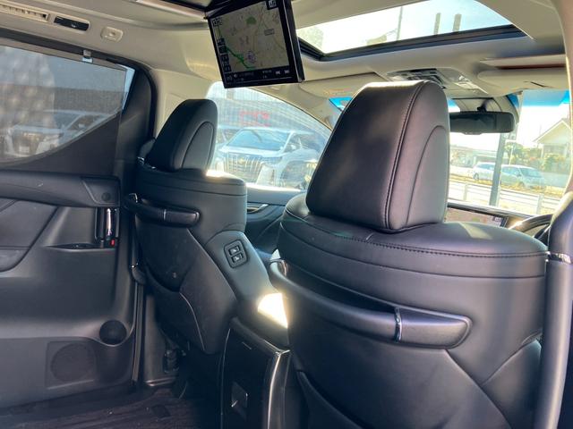 アルファード ２．５Ｓ　Ｃパッケージ　ツインムーンルーフ　フリップダウンモニター　両側パワースライドドア　Ｂｌｕｅｔｏｏｔｈオーディオ　レザーシート　シートヒーター　ＬＥＤヘッドライト　クリアランスソナー　バックカメラ　パワーシート（32枚目）