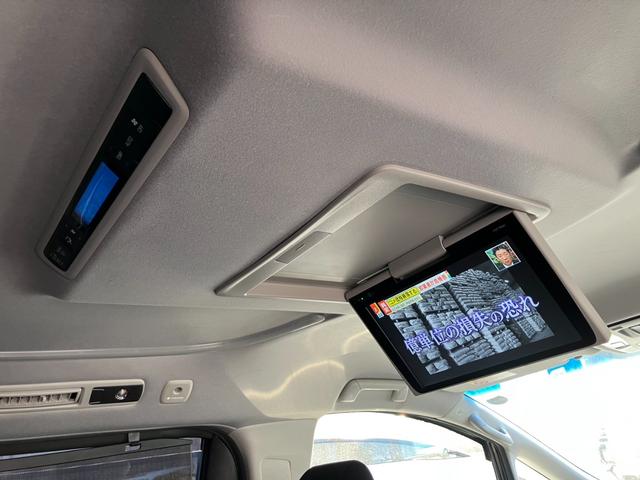 アルファード 2.5S Cパッケージ 純正大型後席モニター 純正大型ナビ 両側パワースライドドア ハーフレザーシート レーダークルコン プリクラッシュセーフティ クリアランスソナー バックカメラ フルセグ パワーバックドア ETC(4枚目)