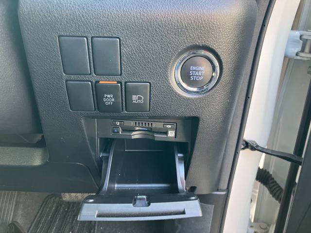 アルファード ２．５Ｓ　タイプゴールド　純正大型後席モニター　デジタルインナーミラー　両側パワスラ　バックカメラ　ナビ機能付ディスプレイオーディオ　３眼ヘッドライト　パワーバックドア　ドライブレコーダー　専用ハーフレザーシート　ＥＴＣ（10枚目）