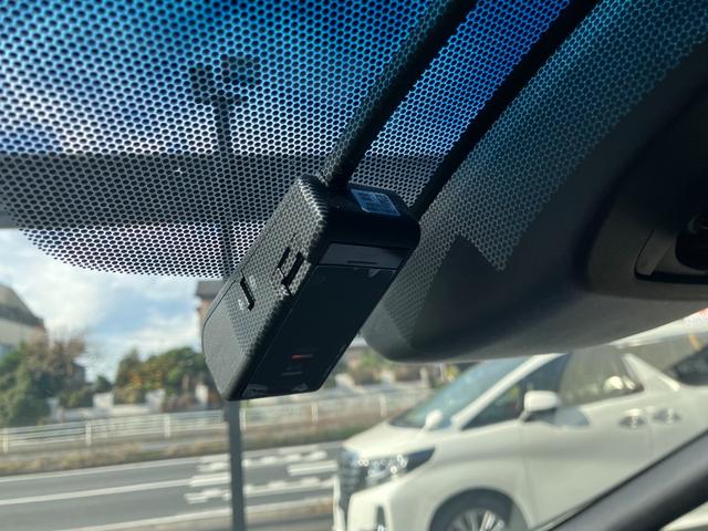 アルファード ２．５Ｓ　タイプゴールド　純正大型後席モニター　デジタルインナーミラー　両側パワスラ　バックカメラ　ナビ機能付ディスプレイオーディオ　３眼ヘッドライト　パワーバックドア　ドライブレコーダー　専用ハーフレザーシート　ＥＴＣ（13枚目）