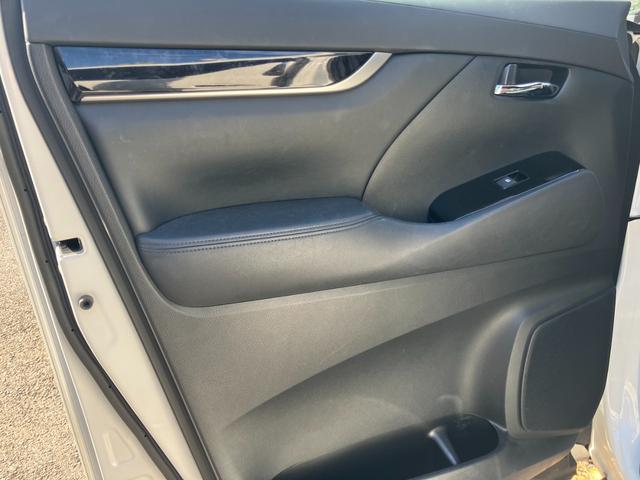 アルファード ２．５Ｓ　タイプゴールド　純正大型後席モニター　デジタルインナーミラー　両側パワスラ　バックカメラ　ナビ機能付ディスプレイオーディオ　３眼ヘッドライト　パワーバックドア　ドライブレコーダー　専用ハーフレザーシート　ＥＴＣ（14枚目）