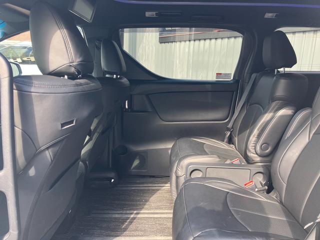 アルファード ２．５Ｓ　タイプゴールド　純正大型後席モニター　デジタルインナーミラー　両側パワスラ　バックカメラ　ナビ機能付ディスプレイオーディオ　３眼ヘッドライト　パワーバックドア　ドライブレコーダー　専用ハーフレザーシート　ＥＴＣ（19枚目）