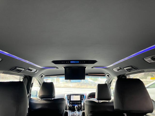 アルファード ２．５Ｓ　タイプゴールド　純正大型後席モニター　デジタルインナーミラー　両側パワスラ　バックカメラ　ナビ機能付ディスプレイオーディオ　３眼ヘッドライト　パワーバックドア　ドライブレコーダー　専用ハーフレザーシート　ＥＴＣ（22枚目）