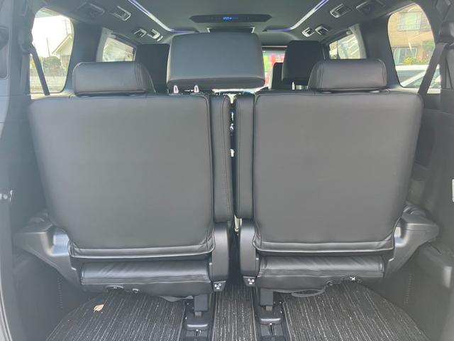 アルファード ２．５Ｓ　タイプゴールド　純正大型後席モニター　デジタルインナーミラー　両側パワスラ　バックカメラ　ナビ機能付ディスプレイオーディオ　３眼ヘッドライト　パワーバックドア　ドライブレコーダー　専用ハーフレザーシート　ＥＴＣ（24枚目）