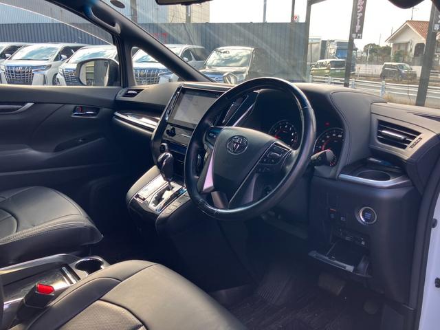 アルファード ２．５Ｓ　タイプゴールド　純正大型後席モニター　デジタルインナーミラー　両側パワスラ　バックカメラ　ナビ機能付ディスプレイオーディオ　３眼ヘッドライト　パワーバックドア　ドライブレコーダー　専用ハーフレザーシート　ＥＴＣ（31枚目）