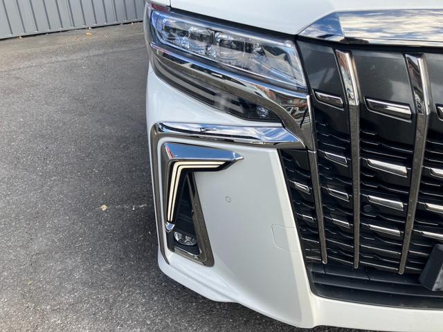 アルファード ２．５Ｓ　タイプゴールド　純正大型後席モニター　デジタルインナーミラー　両側パワスラ　バックカメラ　ナビ機能付ディスプレイオーディオ　３眼ヘッドライト　パワーバックドア　ドライブレコーダー　専用ハーフレザーシート　ＥＴＣ（40枚目）