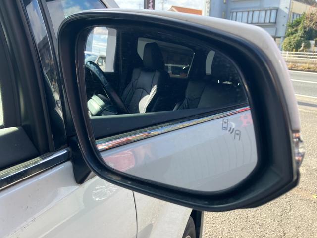 アルファード ２．５Ｓ　タイプゴールド　純正大型後席モニター　デジタルインナーミラー　両側パワスラ　バックカメラ　ナビ機能付ディスプレイオーディオ　３眼ヘッドライト　パワーバックドア　ドライブレコーダー　専用ハーフレザーシート　ＥＴＣ（50枚目）