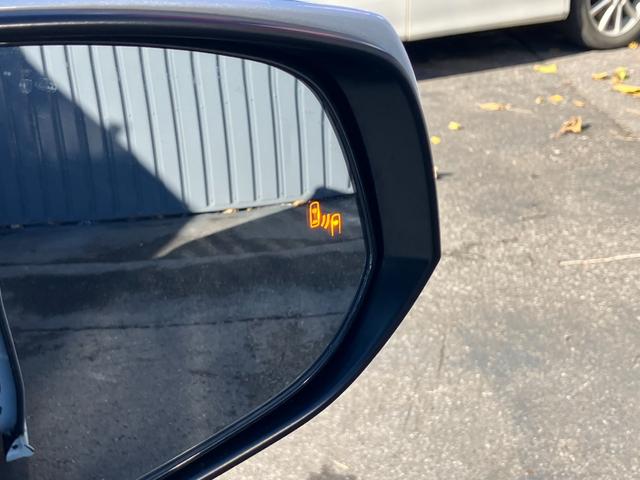 アルファード ２．５Ｓ　タイプゴールド　サンルーフ　デジタルインナーミラー　ＢＳＭ　ワイパーデアイサー　両側パワスラ　バックカメラ　パワーバックドア　ＡＣ１００Ｖ電源　ＣＤ／ＤＶＤデッキ　フルセグＴＶ　ナビ機能付ディスプレイオーディオ（5枚目）