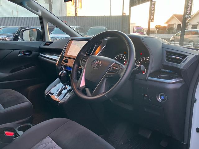 アルファード ２．５Ｓ　８人乗り　純正大型後席モニター　両側パワスラ　ナビ機能付ディスプレイオーディオ　バックカメラ　レーダークルコン　プリクラッシュセーフティ　ＣＤ／ＤＶＤデッキ　ＬＥＤヘッドライト　純正１８インチＡＷ（31枚目）