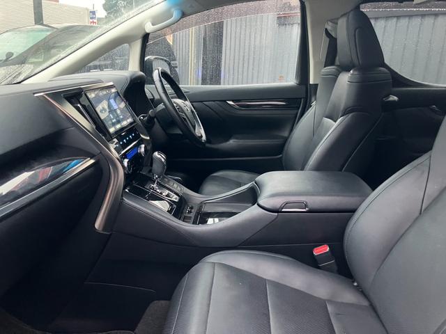 アルファード ２．５Ｓ　Ｃパッケージ　サンルーフ　黒革シート　純正大型後席モニター　純正１０型ナビ　両側パワスラ　パワーバックドア　ＡＣ１００Ｖ電源　レーダークルコン　プリクラッシュセーフティ　レーダークルコン　フルセグＴＶ　ＥＴＣ（21枚目）