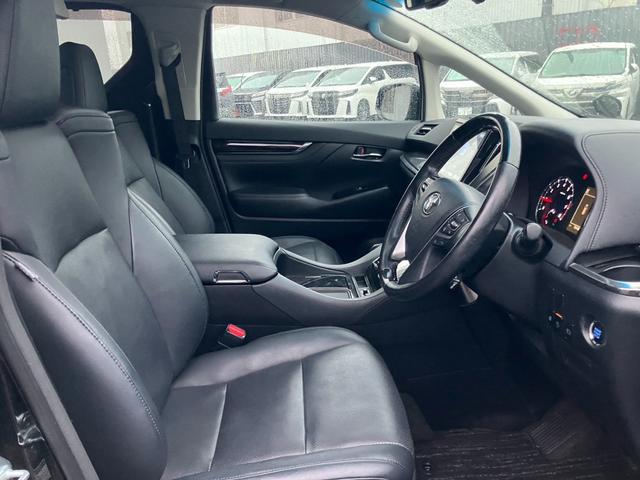 アルファード ２．５Ｓ　Ｃパッケージ　サンルーフ　黒革シート　純正大型後席モニター　純正１０型ナビ　両側パワスラ　パワーバックドア　ＡＣ１００Ｖ電源　レーダークルコン　プリクラッシュセーフティ　レーダークルコン　フルセグＴＶ　ＥＴＣ（35枚目）