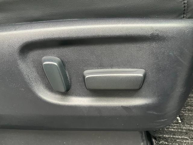 アルファード ２．５Ｓ　Ｃパッケージ　純正ディスプレイオーディオ　純正ＤＶＤデッキ　３眼ＬＥＤヘッドライト　シーケンシャルウインカー　革シート　前席シートエアコン　パワーバックドア　オートハイビーム　パワーシート（14枚目）