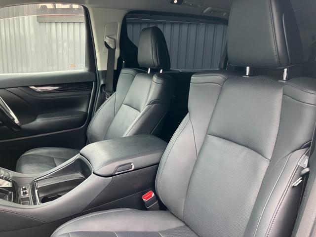 アルファード ２．５Ｓ　Ｃパッケージ　純正ディスプレイオーディオ　純正ＤＶＤデッキ　３眼ＬＥＤヘッドライト　シーケンシャルウインカー　革シート　前席シートエアコン　パワーバックドア　オートハイビーム　パワーシート（19枚目）