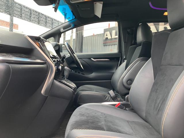 アルファード ２．５Ｓ　タイプゴールド　サンルーフ　ナビ機能付ディスプレイオーディオ　バックカメラ　両側パワスラ　フルセグＴＶ　ＤＶＤデッキ　パワーバックドア　ＡＣ１００Ｖ電源　レーダークルコン　プリクラッシュセーフティ　ＥＴＣ（21枚目）