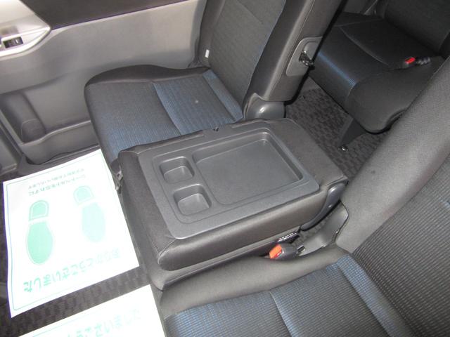 ヴォクシー ＺＳ　禁煙車　両側自動ドア　＋－７速パドルシフト　ＤＶＤ再生純正ＨＤＤナビＴＶ　ＣＤ２５００曲録音　Ｂｌｕｅｔｏｏｔｈ再生　バックカメラ　前後ドラレコ　ＥＴＣ　スマートキープッシュスタート　ＨＩＤ＋フォグ（15枚目）
