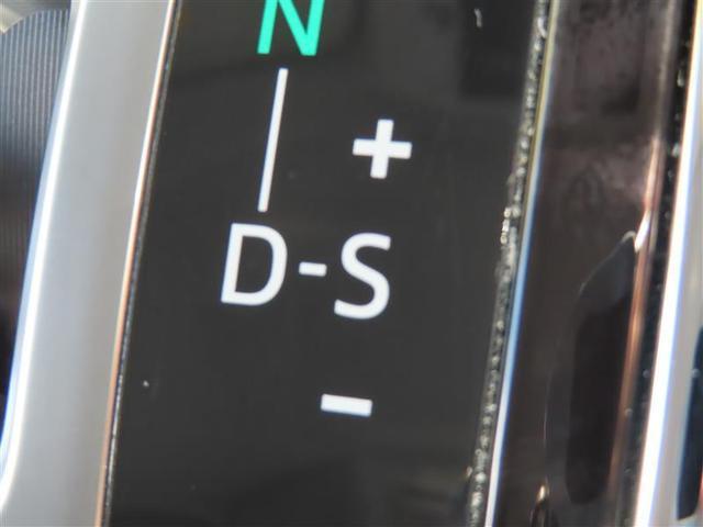 アルファードハイブリッド ＳＲ　Ｃパッケージ　後席モニター　衝突回避システム　ＴＣナビ　両側Ｐスラドア　レーダークルーズ　ＥＴＣ２．０　Ｂカメラ　コンセント　シートＡＣ・ヒーター　Ｐバックドア　ＬＥＤライト　スマートキー　Ｂｌｕｅｔｏｏｔｈ（17枚目）