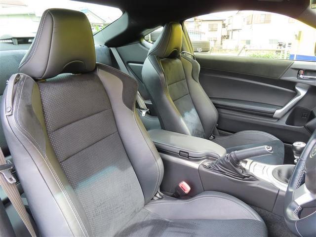 ８６ ＧＴ　半革シート　キーフリ　ＡＵＸ端子　盗難防止　地デジ　スマートキ－　ＥＴＣ車載器　ＶＳＡ　クルコン　オートエアコン　ドラレコ　サイドＳＲＳ　助手席エアバッグ　ＬＥＤヘッドライト　パワーウィンドウ　アルミ（22枚目）