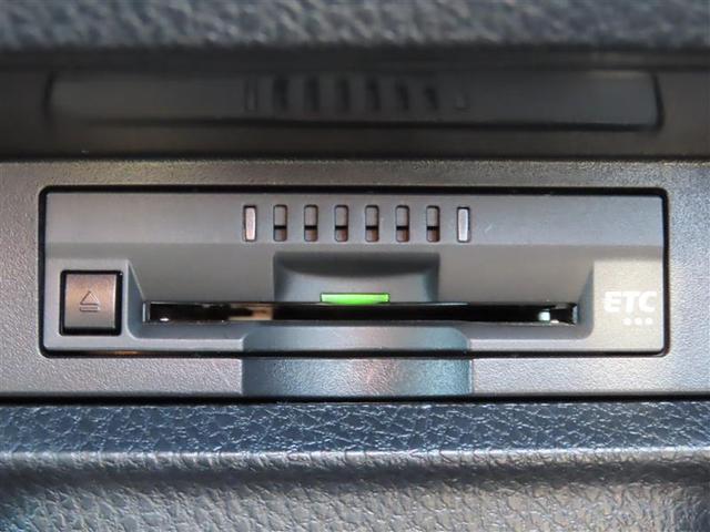 ヴォクシー ＺＳ　煌ＩＩＩ　プリクラッシュ　半レザー　スマートキ　アイスト　ＤＶＤ再生機能　横滑り防止装置　ナビＴＶ　アルミ　三列シート　ＷＡＣ　盗難防止　オートエアコン　キーレス　ＥＴＣ装備　パワステ　メモリナビ　クルコン（11枚目）