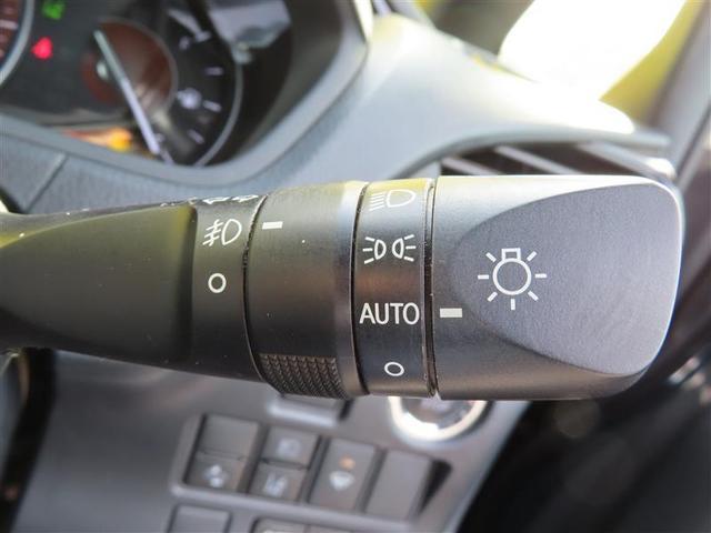 ＡＵＴＯの位置にセットしておくと、暗くなったら自動でライトの点灯をサポートしてくれます！高速道路でのトンネル通過時など便利です！