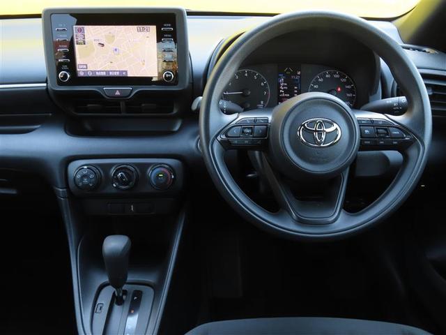 ヤリス X 被害軽減ブレーキ Bカメラ キーレスエントリー スマートキー&プッシュスタート ミュージックプレイヤー接続可 クルーズコントロール ETC車載器 ESC サイドエアバッグ メモリーナビ エアバック(2枚目)