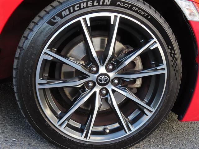 ８６ ＧＴリミテッド　スマキ－　オートクルーズ　ＤＶＤ再生機能　イモビライザー　ＥＴＣ付き　キーレスアクセス　メモリ－ナビ　横滑り防止機能　Ｗエアバック　ＡＵＸ　ナビＴＶ　オートエアコン　アルミホイール　ＡＢＳ　エアバック（23枚目）