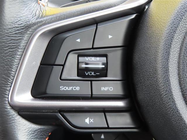 運転中、オーディオの操作をしてて、ハッとしたことはありませんか？ステアリングスイッチは、運転中でもハンドルでオーディオの操作が可能です。安全なドライブをサポートします。