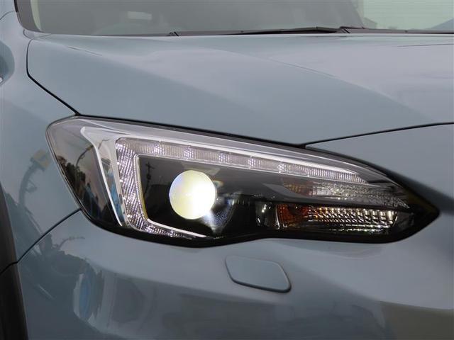 今や主流となってきました「ＬＥＤヘッドランプ」。消費電力も少なく、エコ走行に貢献します。コレが付いているだけで、優越感に浸れますよね。ＨＩＤに負けないくらい明るく安全です。