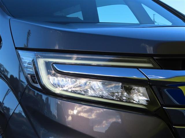 今や主流となってきました「ＬＥＤヘッドランプ」。消費電力も少なく、エコ走行に貢献します。コレが付いているだけで、優越感に浸れますよね。ＨＩＤに負けないくらい明るく安全です。